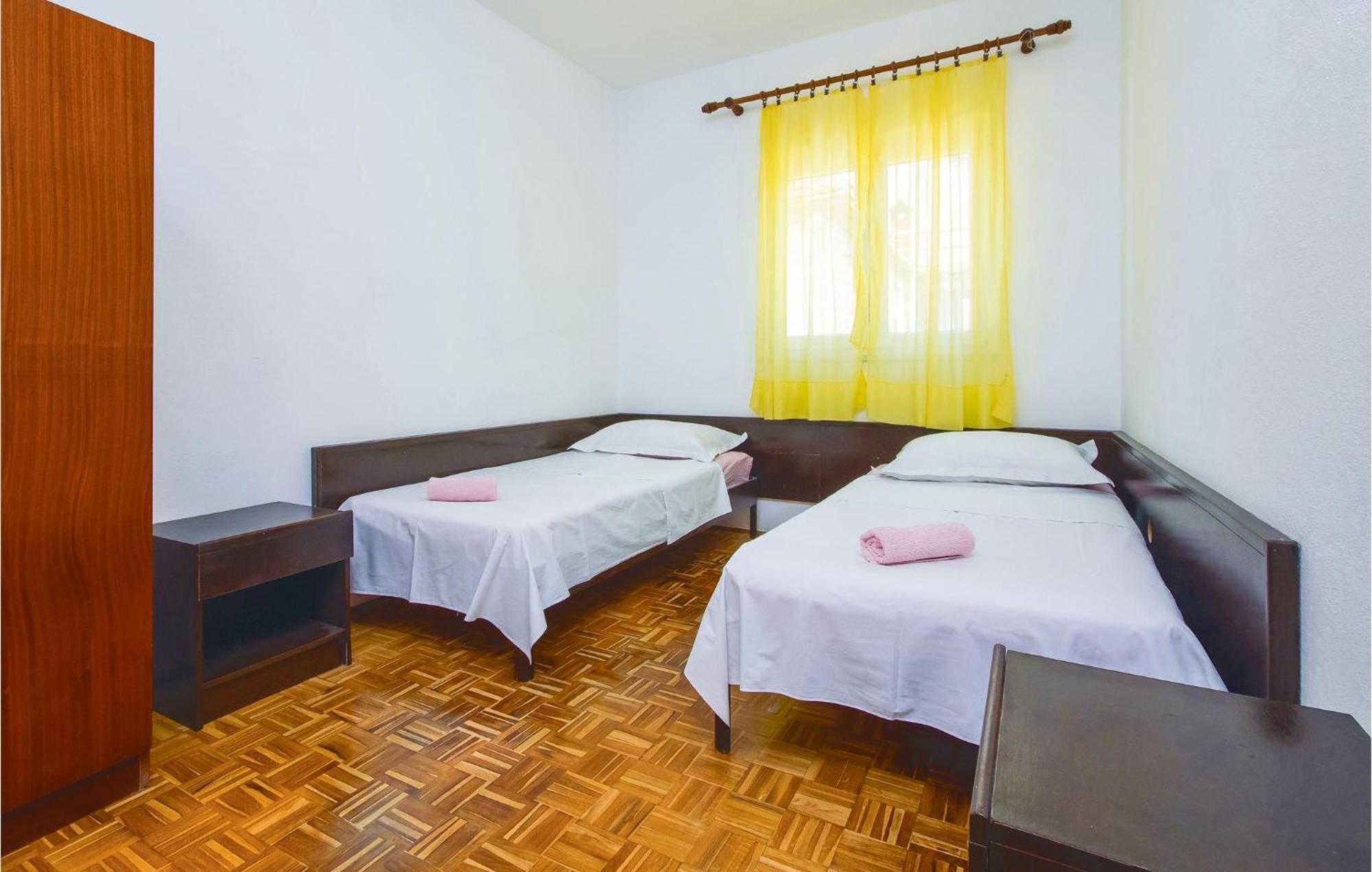 Beautiful Home In Pucisca With Wifi Εξωτερικό φωτογραφία